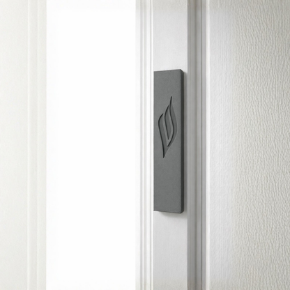 מזוזה בטון אפור