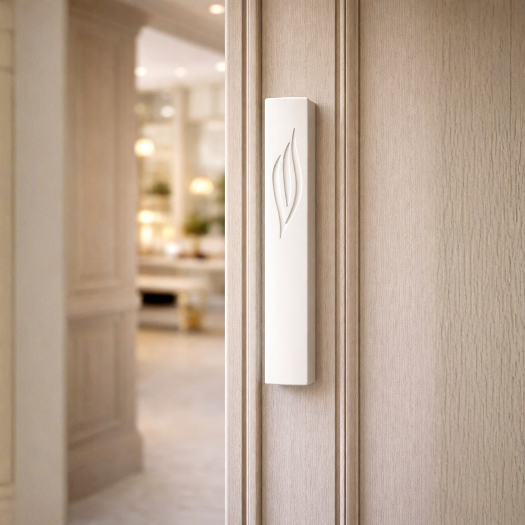 מזוזת בטון "ש" לבן